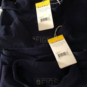 FIGS RAFAELA SCRUB TOP Small NAVY (FIRM)